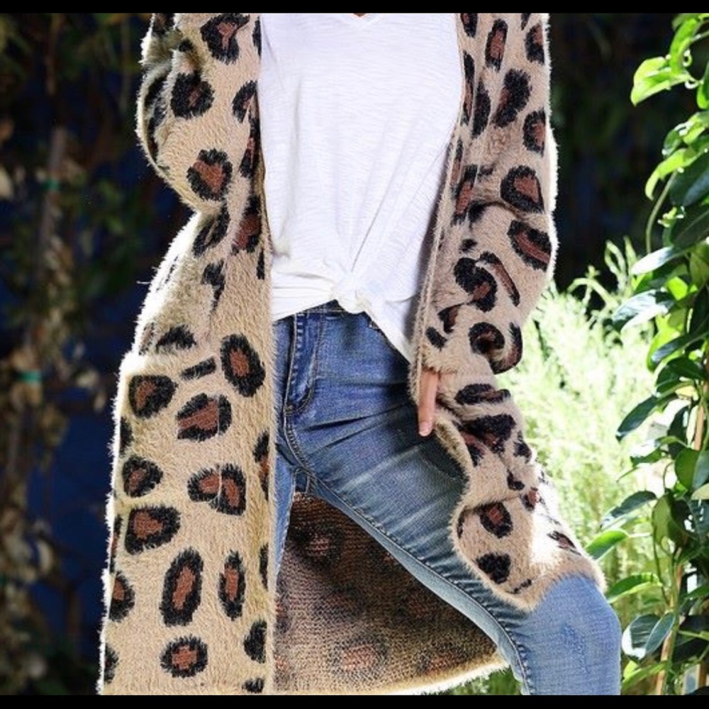 Brand New Soft Fuzzy Leopard Cardigan Womens L